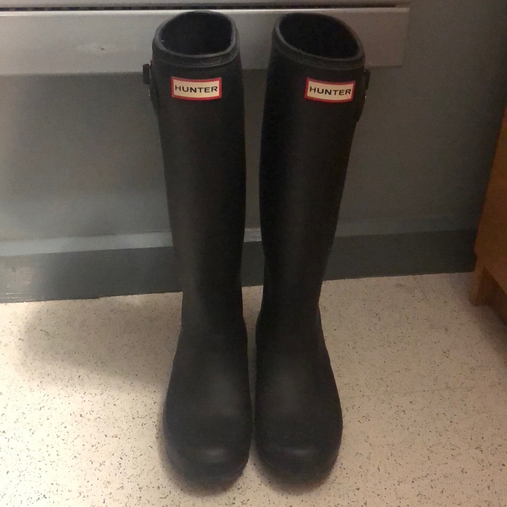 Black matte hunter boots
